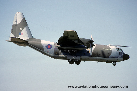 RAF Lyneham Transport Wing Lockheed C-130K Hercules C.1P XV211 (1991)