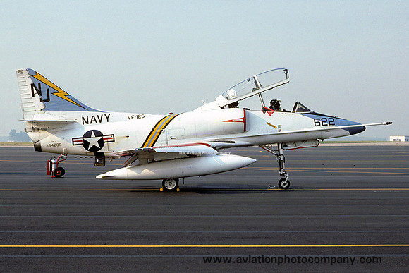 USN VF-126 Douglas TA-4J 154288/NJ622 (1976)