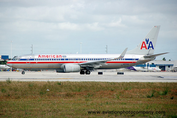 American Airlines Boeing 737-800 N972AN at Miami IAP (2008)
