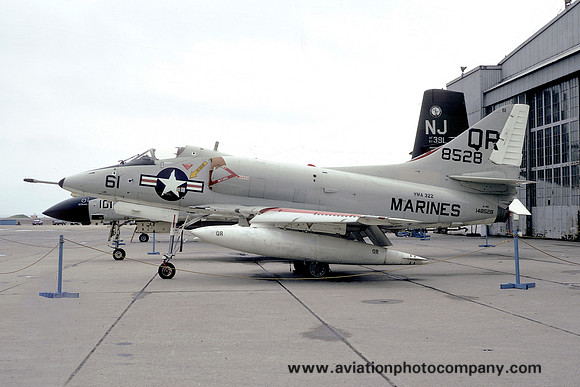 USMC VMA-332 Douglas A-4C Skyhawk 148528/QR-61 (1937)