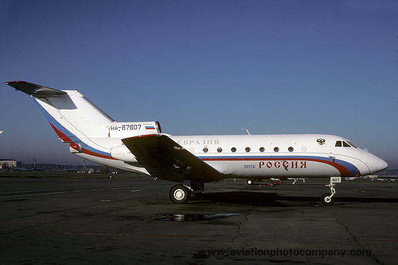 Rossiya Yakolev Yak-40 RA-87807 (2000)