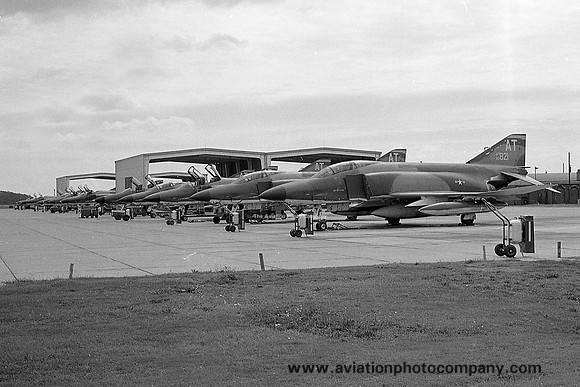 USAF 10 TRW McDonnell RF-4C Phantom 65-0821/AT (1970)