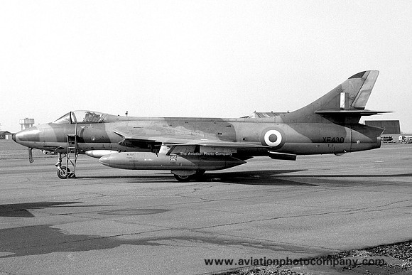 RAF 229 OCU Hawker Hunter FGA.9 XF430/N (1968)