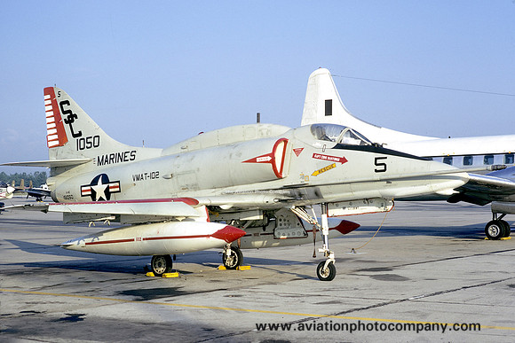 USMC VMAT-103 Douglas A-4E Skyhawk 151050/SC-5 (1973)
