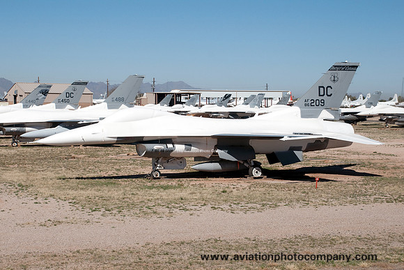 USAF DC ANG 201 AS GD F-16C 86-0209/DC stored at AMARG Davis Monthan (2013)