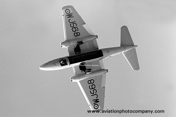 RAF 231 OCU English Electric Canberra T.4 WJ568 (1967)