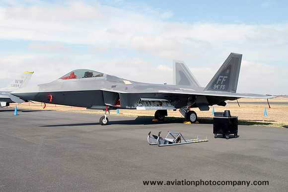 USAF 1 FW 94 FS Lockheed F-22A Raptor 10-4194/FF at Avalon Airshow (2013)
