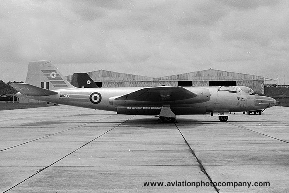 RAF 81 Squadron English Electric Canberra T.4 WH706 at RAF Tengah (1966)
