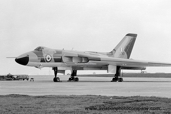 RAF 9/35 Squadron Avro Vulcan B.2 XJ783 (1970)