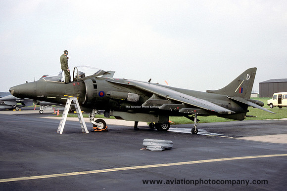 RAF 233 OCU HS Harrier GR.5 ZD328/D (1991)