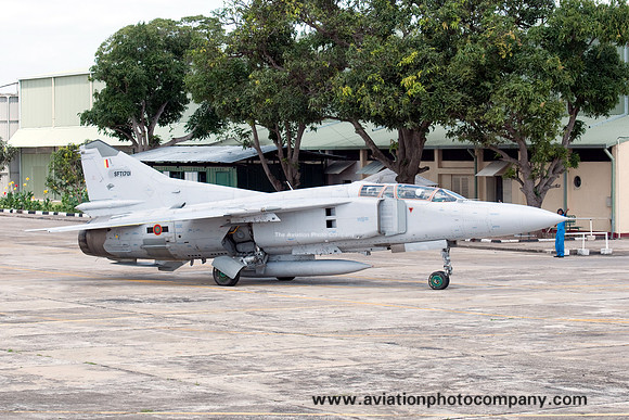 Sri Lankan Air Force 12 Squadron Mikoyan MiG-23UB SFT-1701 (2011)