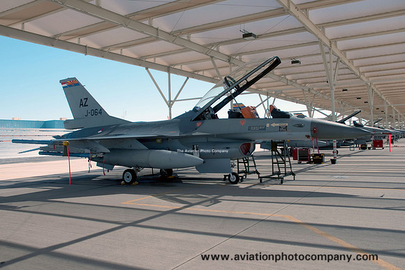 Dutch Air Force 152 FS GD F-16BM J-064 at Tucson (2013)