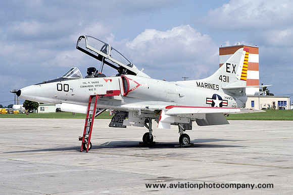 USMC H&MS-31 Douglas TA-4F 154311/EX-00 (1974)