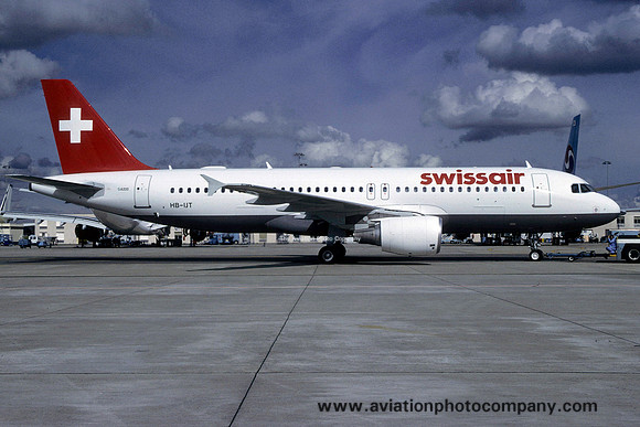 Swissair Airbus A320-200 HB-IJT (1999)