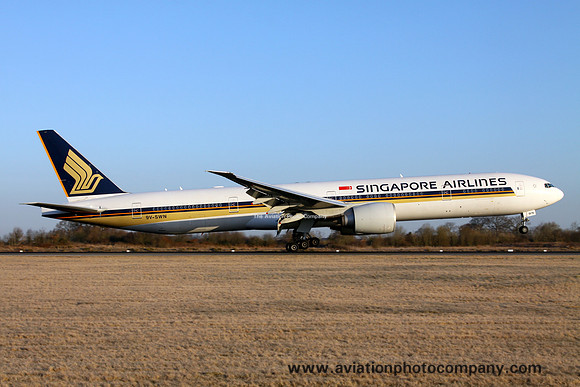 Singapore Airlines Boeing 777-300ER 9V-SWN at Manchester (2013)