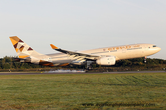 Etihad Airbus A330-200 A6-EYI at Manchester (2015)