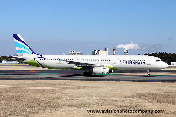 Air Busan Airbus A321-200 HL7761 at Tokyo Narita (2012)