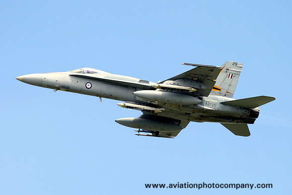 RAAF 2 OCU McDonnell Douglas F/A-18A A21-25 (2007)