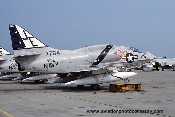 US Navy VC-2 Douglas A-4L 147754/JE-05 (1975)