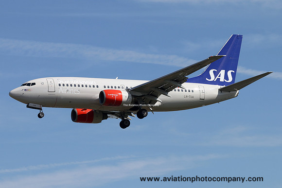 SAS Boeing 737-700 LN-TUA at London Heathrow (2015)