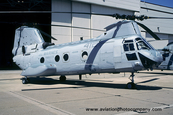 USMC HMM-774 Vertol CH-46E 156454/MQ-412 (2001)