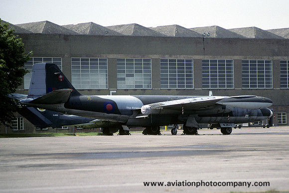 RAF 13 Squadron English Electric Canberra PR.7 WJ825 (1981)