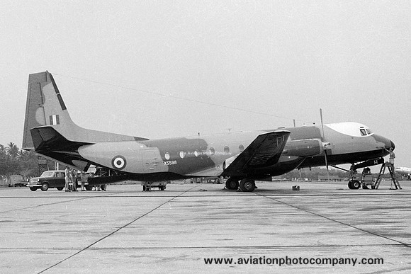 RAF 52 Squadron Avro Andover C.1 XS598/H at RAF Changi (1966)
