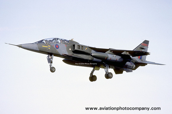 RAF 226 OCU Sepecat Jaguar T.2 XX141/Z (1992)