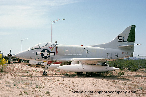 US Navy Douglas A-4A Skyhawk 142928/5L (1975)