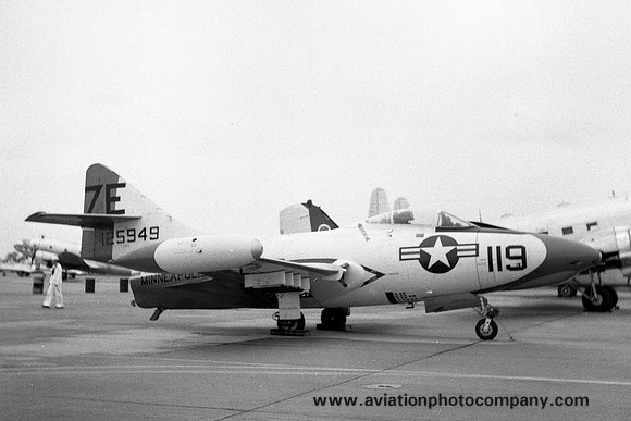 USN Minneapolis Grumman F-9F 125949/7E119