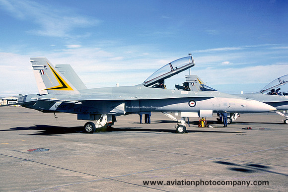 RAAF 2 OCU McDonnell Douglas F/A-18B A21-102 (1985)