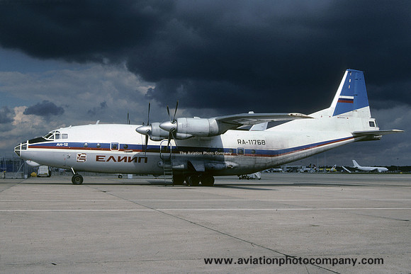 Eliip Antonov An-12 RA-11768 (1999)