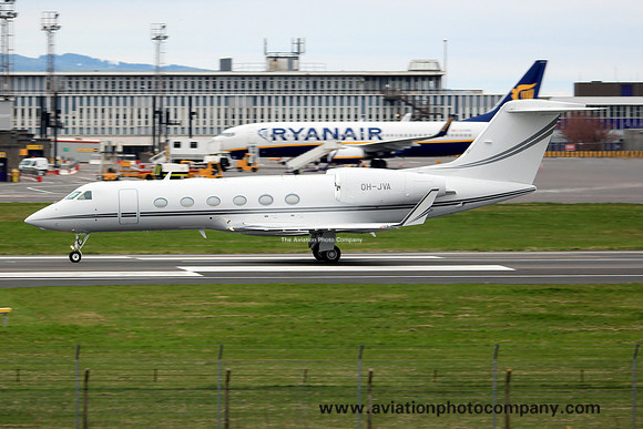 Gulfstream 450 OH-JVA at Prestwick (2013)
