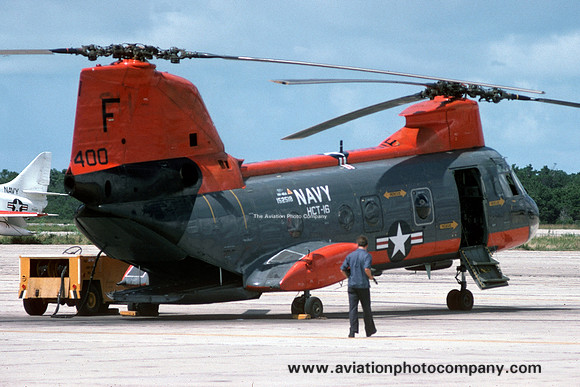 US Navy HCT-16 Vertol CH-46A 152518/F-400 (1975)