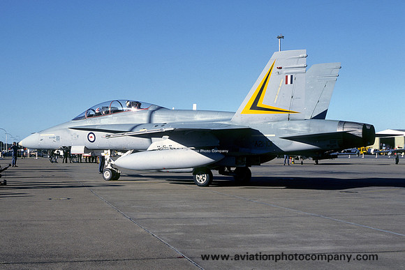 RAAF 2 OCU McDonnell Douglas F/A-18B A21-101 (1985)