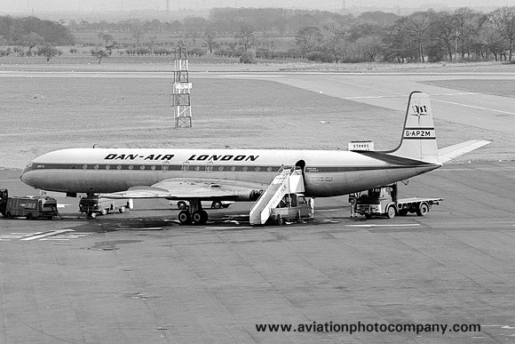 Dan Air London De Havilland Comet 4 G-APZM (1975)