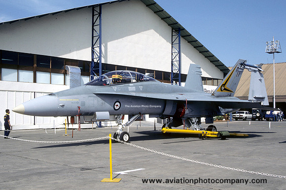 RAAF 2 OCU McDonnell Douglas F/A-18B A21-107 (1986)
