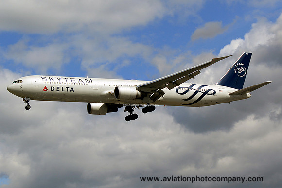 Delta Airlines/Skyteam Boeing 767-400 N844MH at London Heathrow (2015)