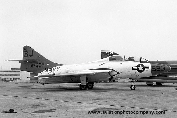 USN VT-25 Grumman TF-9J 147323/3J523