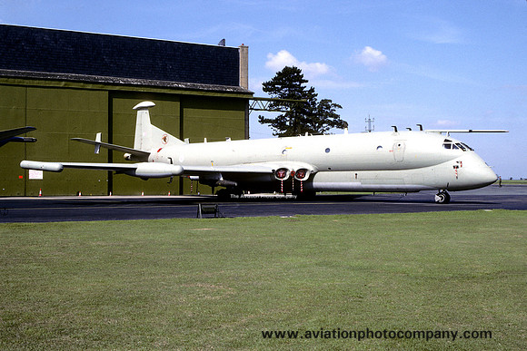 RAF 51 Squadron HS Nimrod R.1 XW666 at RAF Wyton (1992)
