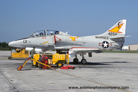 USMC H&MS-31 Douglas TA-4F Skyhawk 154294/EX-01 (1975)