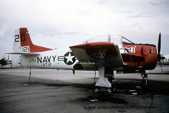 US Navy VT-2 North American T-28B 137752/2G-121 (1969)