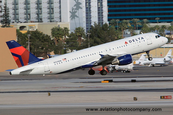 Delta Airlines Airbus A320-200 N354NW at Las Vegas IAP (2014)