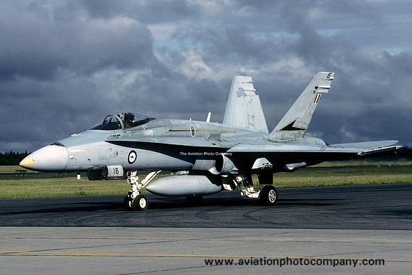 RAAF 77 Squadron McDonnell Douglas F/A-18A A21-16 (2001)