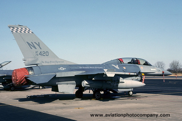USAF New York ANG 138 TFS General Dynamics F-16B Fighting Falcon 79-0420/NY (1992)