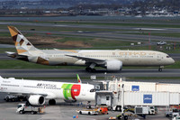 Etihad Airways Boeing 787-9 A6-BLN at Boston (2024)
