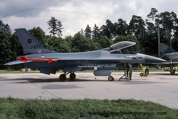 Dutch Air Force 312 Squadron GD F-16A J-877 (1987)