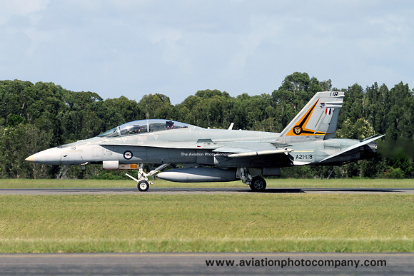 RAAF 2 OCU McDonnell Douglas F/A-18B A21-118 at RAAF Williamtown (2013)