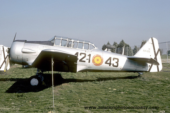 Spanish Air Force North American T-6G Texan C6-125/421-43 at the Spanish Air Force Museum (1987)