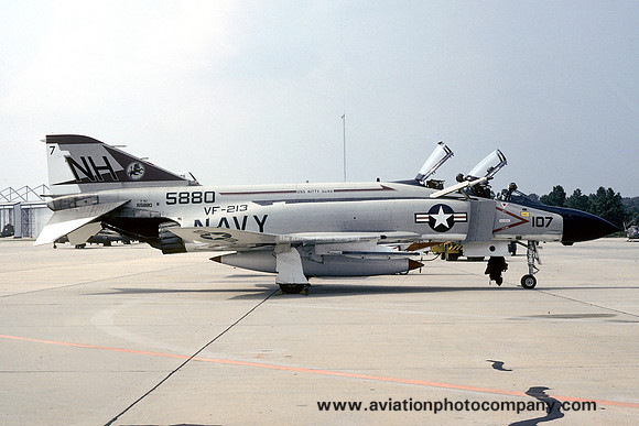 US Navy VF-213 McDonnell F-4J Phantom 155880/NH-107 (1974)